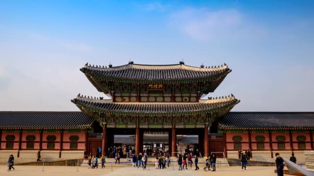 Seoul-Stadt-Timelapse-im-Gyeongbokgung-Palace,-Seoul,-Südkorea-4K-Zeitraffer