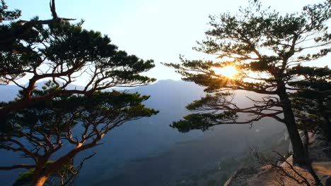 Sonnenuntergang-am-Ulsanbawi,-Seoraksan-Nationalpark,-South-Korea
