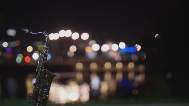 Saxophon-in-der-Nacht
