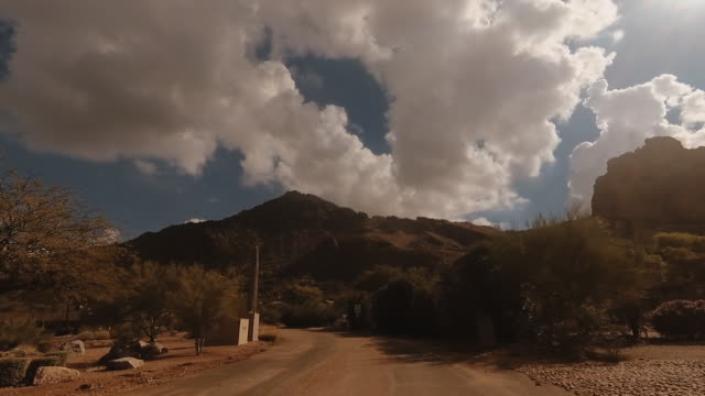 Driving-to-Camelback-Mountain,-Phoenix,AZ,