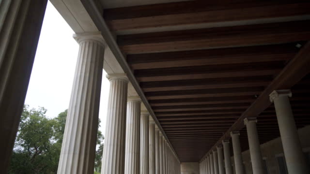 Stoa-of-Attalos-columns-in-Athens,-Greece.