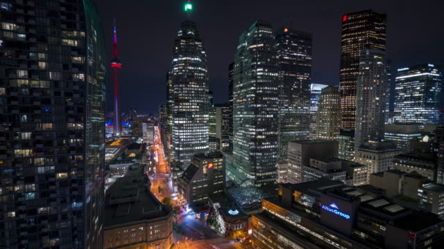 Skyline-de-la-ciudad-de-Toronto-Canadá-noche