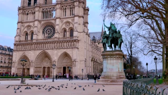 Kathedrale-Notre-Dame-de-Paris-France