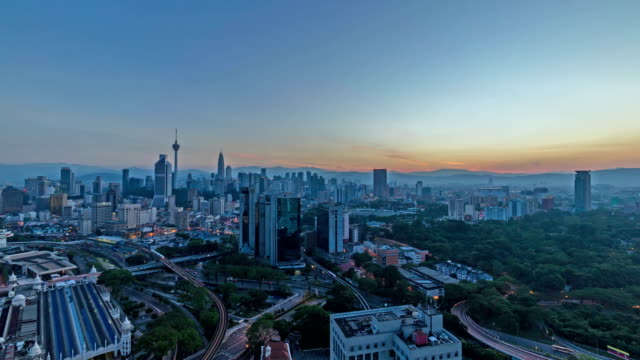 Zeitraffer-des-wunderschönen-Sonnenaufgang-in-Kuala-Lumpur-city-centre
