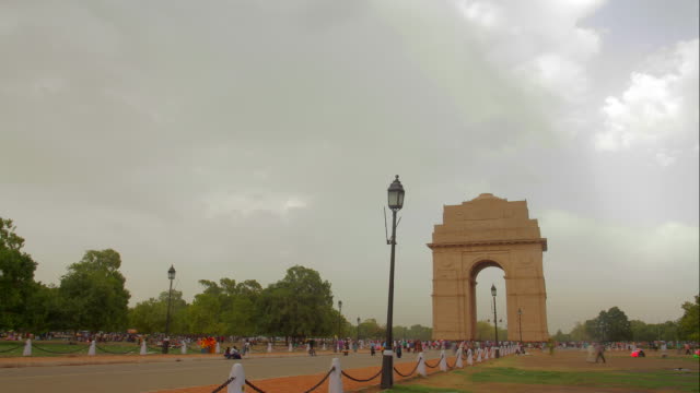 Puerta-de-la-India-Mediados-día-1,-Time-lapse