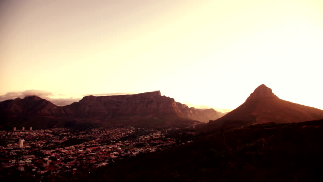 Herrlich-majestätischen-Aufnahme-der-Tafelberg-in-Kapstadt,-Südafrika