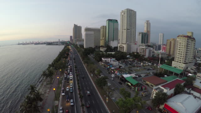 El-escena-de-Roxas-Boulevard-en-Manila