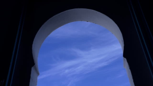 Arch-window-zoom-in-to-blue-sky
