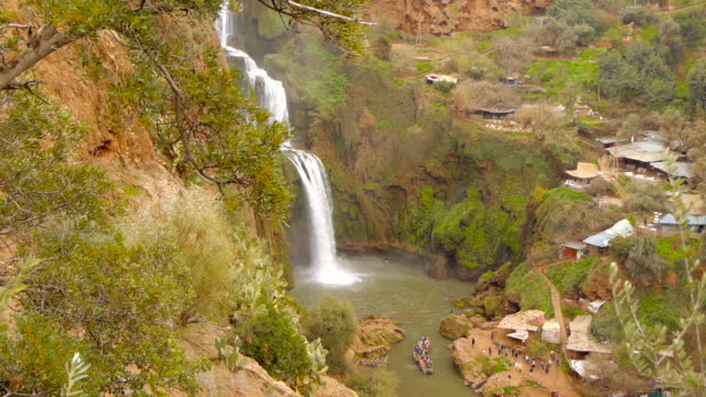 Ouzod-Wasserfälle-im-Grand-Atlas-Dorf-Tanaghmeilt,-in-der-Provinz-Azilal-in-Marokko,-Afrika
