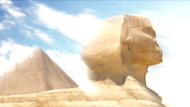Zeitraffer.-Wolken-über-der-Pyramide-des-Cheops-und-Sphinx.-Gizeh,-Ägypten.
