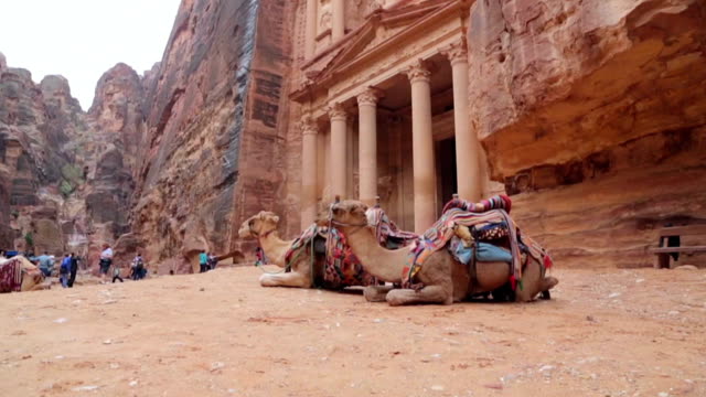 Facade-of-Treasury-in-Petra,-Jordan.