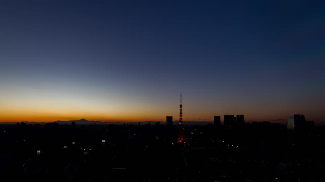 Sun-set-over-the-city-of-tokyo