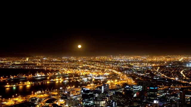 Beautiful-view-of-Cape-Town-at-night,-South-Africa