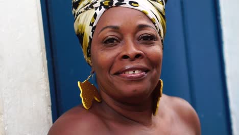 Portrait-of-Happy-Afro-Descendant---"Baiana"-on-Pelourinho-Street,-Salvador,-Brazil