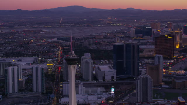 Luftaufnahme-des-Las-Vegas-Strip-in-der-Abenddämmerung.