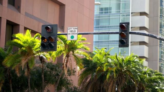 Street-sign-and-traffic-lights-in-4k