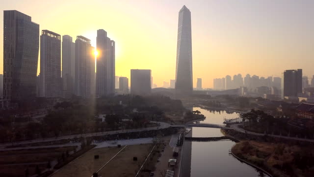Vista-aérea-de-alto-ángulo-vista-la-luz-del-sol-en-la-ciudad-de-Incheon-de-Corea-del-sur