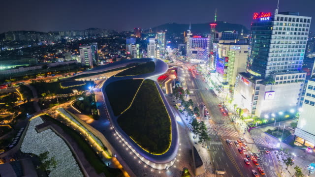 Time-lapse-Traffic-of-Dongdaemun-Plaza-in-Seoul-City,South-Korea