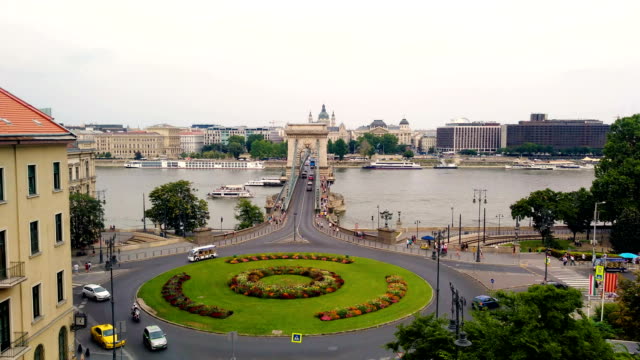 El-puente-de-las-cadenas---Budapest---Hungría