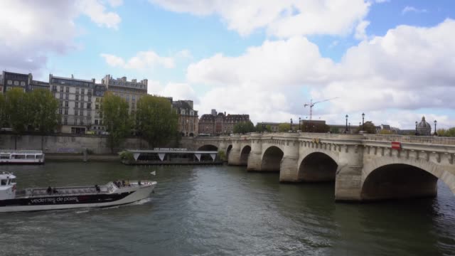 Pont-Neuf,-París,-Francia