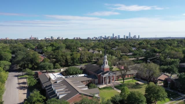 Aerial-of-Tarrytown-near-Austin,-Texas