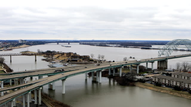 Puente-sobre-el-río-Mississippi-en-Memphis