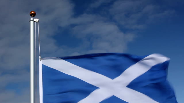 Raising-the-Schottland-Flagge