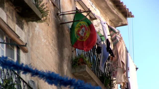 Wäscherei-und-Portugiesische-Flagge