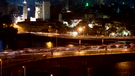 En-la-noche-timelapse-de-tráfico-en-el-Cairo