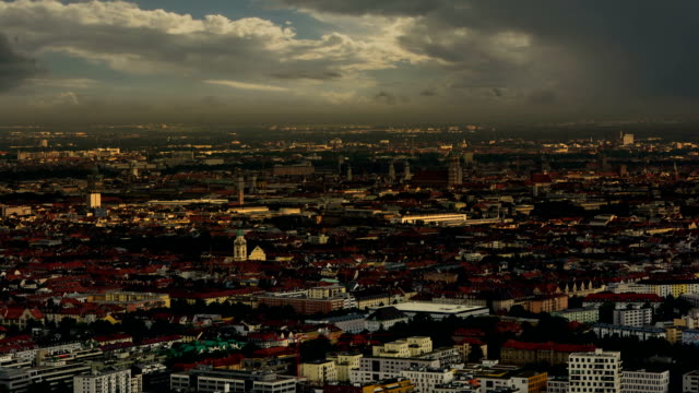 skyline-von-München-Schatten,-die-auf-die-Stadt