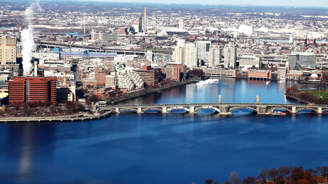 Boston,-Massachusetts-along-the-Charles-River
