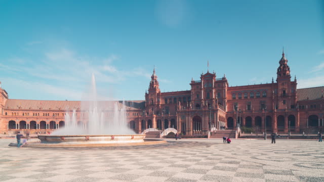 Sevilla-sonniger-Tag-Brunnen-Palast-der-Spanien-Panoramablick-4-k-Zeitraffer