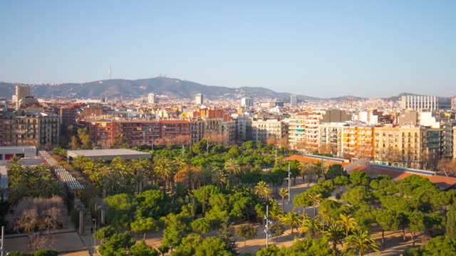 Sonne-Licht-Joan-Miro-Barcelona-Park-Stadt-Panorama-\"-4-k-Zeitraffer-Spanien