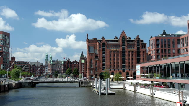 Canals-of-Speicherstadt-and-Maritime-Museum,-Hamburg,-Germany