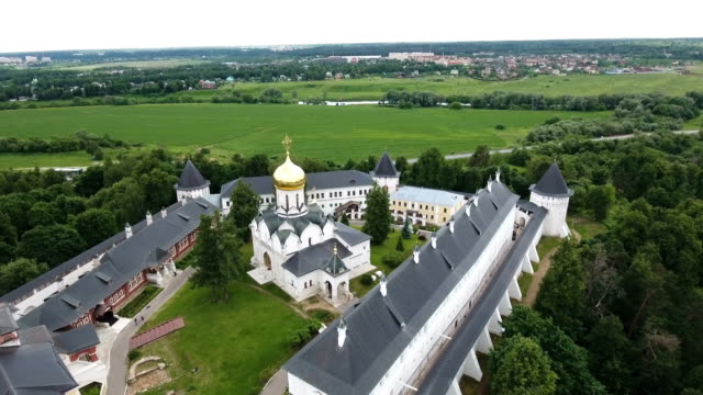 Orthodoxe-Christen-Kloster.-Luftaufnahme