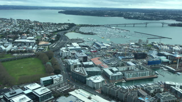 Luftaufnahme-des-Waitemata-Hafen-von-Auckland-und-Viaduct-Basin