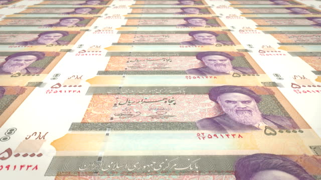 Billetes-de-50-mil-riales-iraníes-de-Irán,-dinero-en-efectivo,-lazo
