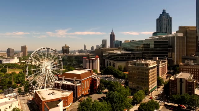 Wide-statische-Antenne-Filmmaterial-Downtown-City-Skyline-Atlanta