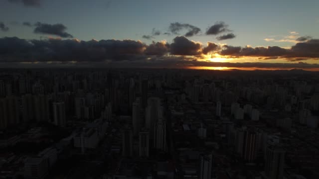 Sonnenuntergang-über-Sao-Paulo-Stadt