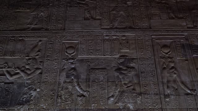Dendera-temple-or-Temple-of-Hathor.-Egypt.-Dendera,-Denderah,-is-a-small-town-in-Egypt.-Dendera-Temple-complex,-one-of-the-best-preserved-temple-sites-from-ancient-Upper-Egypt.