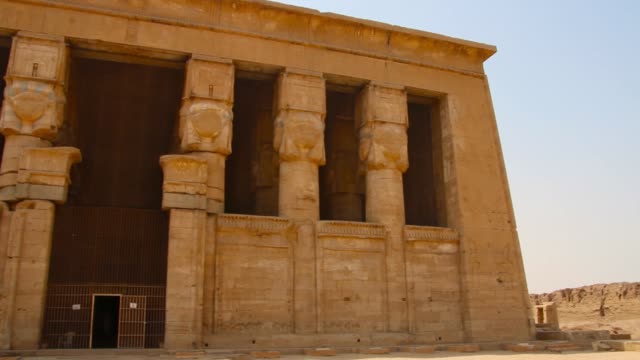 The-beautiful-ancient-temple-of-Dendera-or-Hathor-Temple.-Egypt,-Dendera,-Ancient-Egyptian-temple-near-the-city-of-Ken.