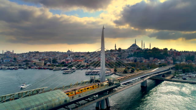 Tram-Bridge-Golden-Horn,-Istanbul-Aerial