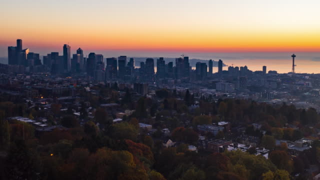 Seattle-Washington-USA-Stadt-Blick-Skyline-Sonnenuntergang-Antenne-Hyperlapse