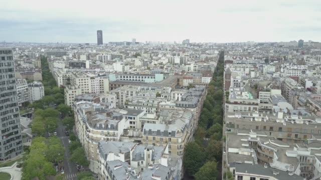 Disparos-de-drones-aéreos-del-comuna-de-París