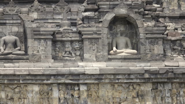 Borobudur,-or-Barabudur-is-a-9th-century-Mahayana-Buddhist-temple-in-Magelang,-Central-Java,-Indonesia