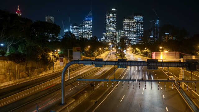 escena-nocturna-en-el-horizonte-de-la-ciudad-de-Sydney.