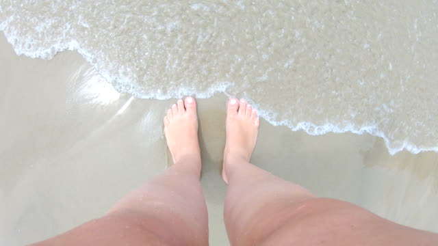 foot-on-the-beach