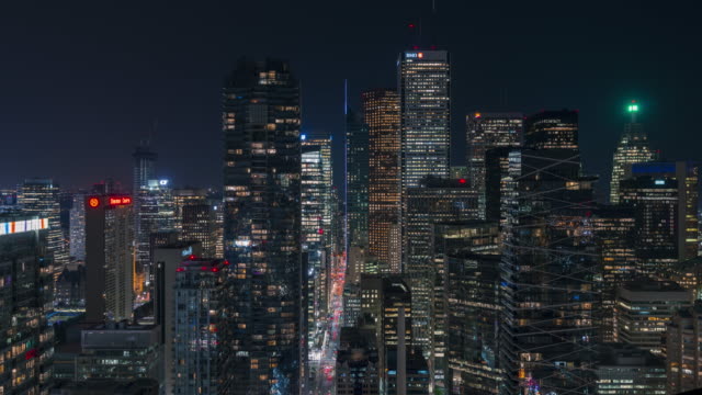 Skyline-de-la-ciudad-de-noche-Toronto