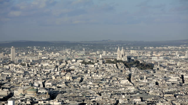 París,-Francia,-20-de-noviembre-de-2014:-Toma-aérea-de-la-creación-del-Sacre-coeur.