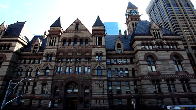 The-exterior-of-Toronto's-Old-City-Hall